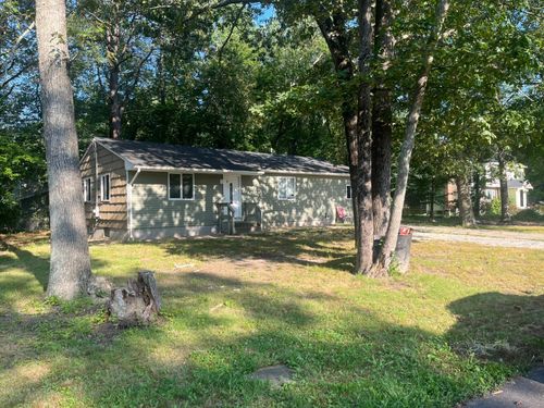 1 Gray Ave, Middle Island, NY, 11953-1834 | Card Image