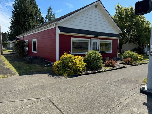 102 W Emerson Avenue, Hoquiam, WA, 98550 | Card Image