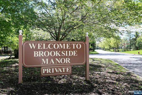 16 Sandburg Ct, Mahwah, NJ, 07430-3167 | Card Image