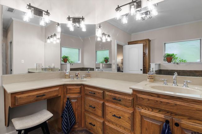 18551 Lazy Ln, House other with 5 bedrooms, 4 bathrooms and null parking in Flint TX | Image 21
