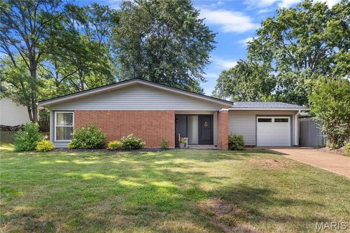701 Chevron Dr, Saint Louis, MO, 63125-5207 | Card Image