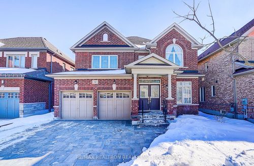 98 Thornhill Ravines Cres, Maple, ON, L6A4J8 | Card Image