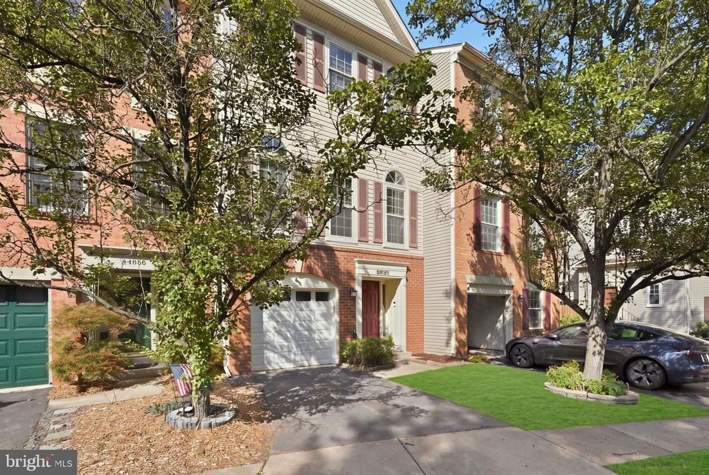Residential in ASHBURN 3