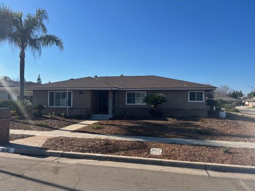 6737 N Harrison Ave, Fresno, CA, 93711-1422 | Card Image