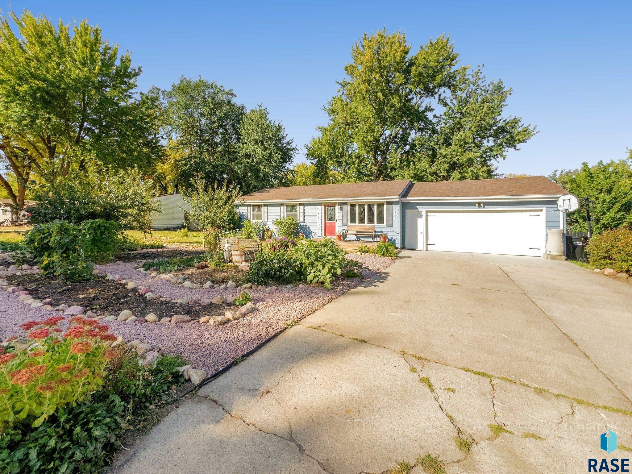 7th Ave, Brandon, SD 57005