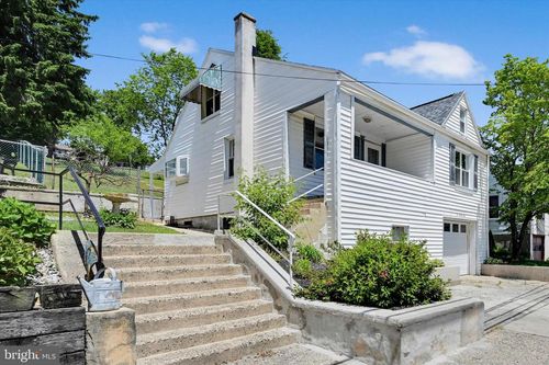 521 W Columbia St, SCHUYLKILL HAVEN, PA, 17972-2007 | Card Image