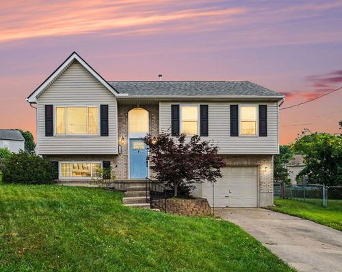 1124 Pebble Creek Dr, Elsmere, KY, 41018-2188 | Card Image
