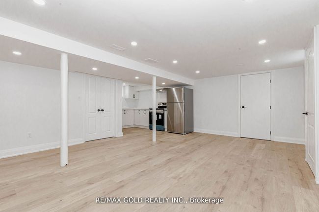 1362 Pharmacy Ave, House other with 5 bedrooms, 3 bathrooms and 3 parking in Scarborough ON | Image 32