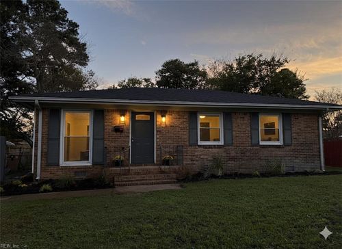 807 Cherokee Rd, Portsmouth, VA, 23701-1928 | Card Image