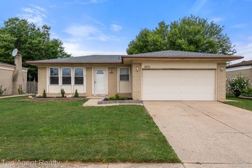 2051 Newell Dr, Sterling Heights, MI, 48310-2861 | Card Image