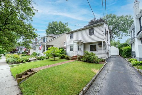 63 Bar Beach Rd, Port Washington, NY, 11050-4027 | Card Image