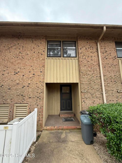 105and106-7 Foxfire Blvd, Foxfire Village, NC, 27281-9786 | Card Image