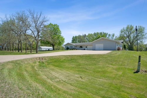 8235 County Road 52, Carver, MN, 55315-9622 | Card Image