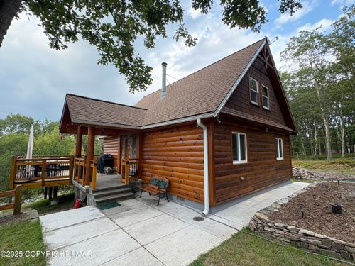 1458 N Rocky Mountain Dr, Effort, PA, 18330-7891 | Card Image