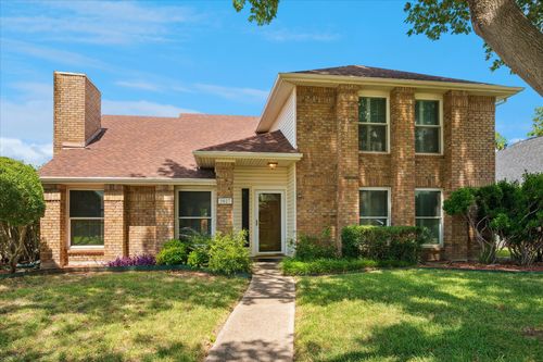 2027 Lavaca Trl, Carrollton, TX, 75010-4058 | Card Image
