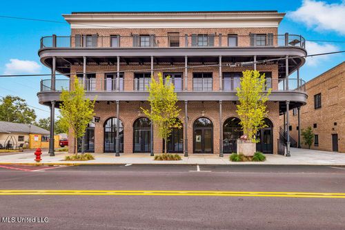 a304-1515 Government St, Ocean Springs, MS, 39564-3825 | Card Image