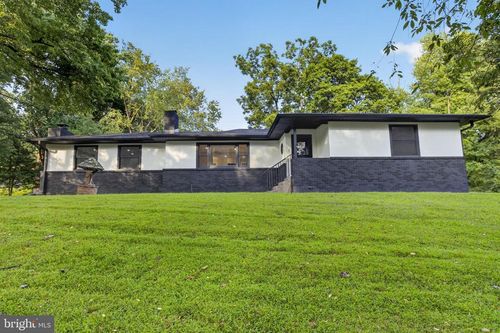 1 Summit Ave, CHADDS FORD, PA, 19317-9037 | Card Image