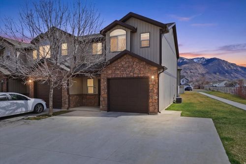 1912 300, Harrisville, UT, 84414-7379 | Card Image