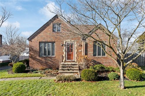 4652 W 228th Street, Fairview Park, OH, 44126 | Card Image