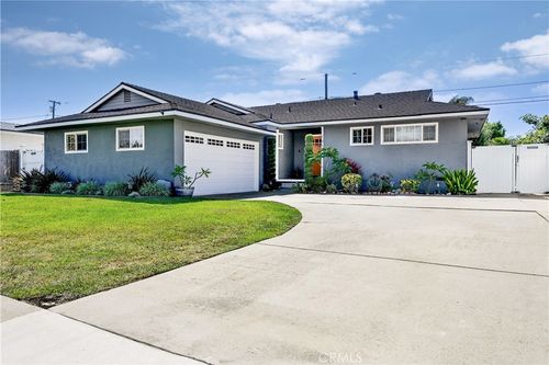 1919 Nipomo Ave, Long Beach, CA, 90815-3645 | Card Image