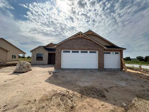 5911 N Plumthicket St, Bel Aire, KS, 67226-3561 | Card Image