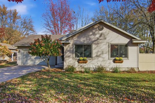 3135 Green View Drive, Eau Claire, WI, 54703 | Card Image