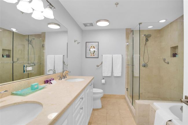APT-1904 - 3400 Sw 27 Th Ave, Condo with 2 bedrooms, 3 bathrooms and null parking in Coconut Grove FL | Image 11