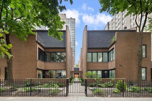 8-345 W Barry Ave, Chicago, IL, 60657-5671 | Card Image
