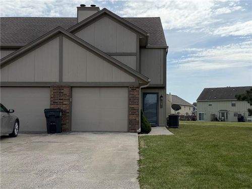 d-527 Ne 6th St, Blue Springs, MO, 64014-2990 | Card Image
