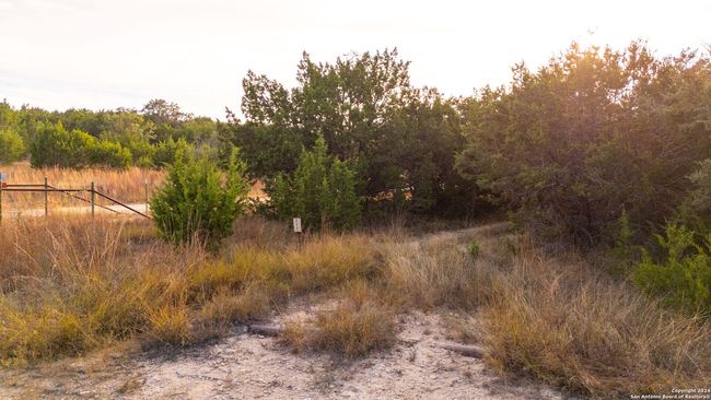 111 Hondo Oaks Dr, Home with 0 bedrooms, 0 bathrooms and null parking in Tarpley TX | Image 5