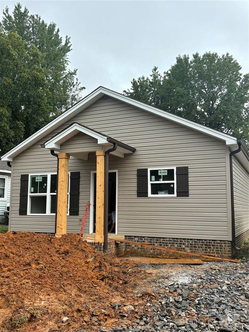 37-38-211 Seigle St, Lowell, NC, 28098-2018 | Card Image