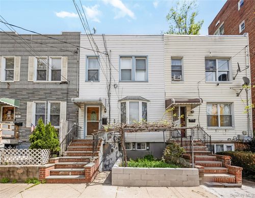 8481 127th St, Kew Gardens, NY, 11415-2826 | Card Image