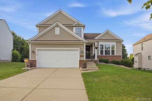 866 Canyon Creek Dr, Holly, MI, 48442-1560 | Card Image