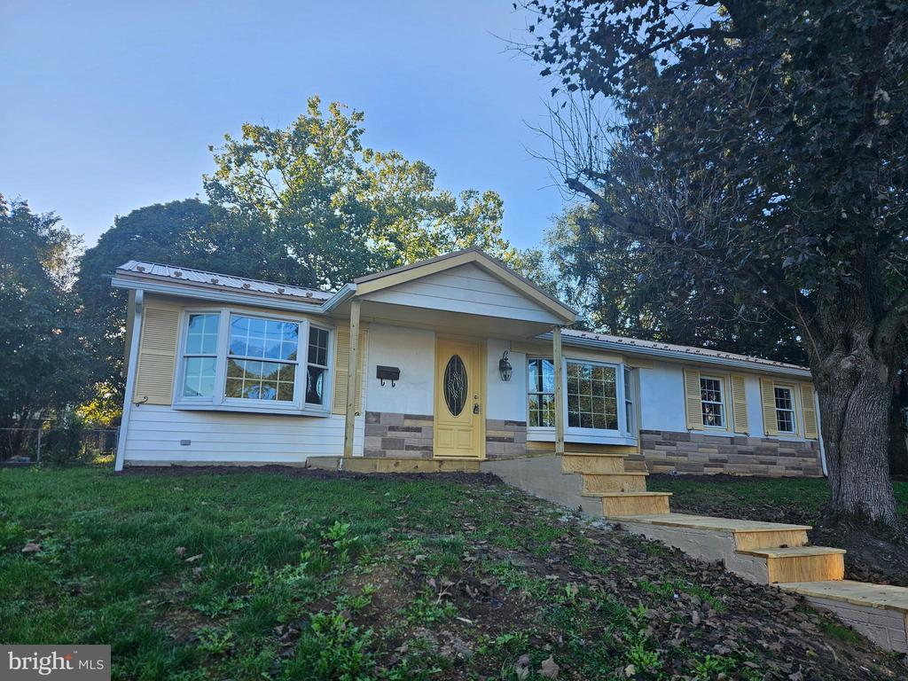 Walnut St, Martinsburg, WV 25401