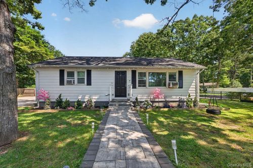 287 Whittier Dr, Mastic Beach, NY, 11951-1820 | Card Image