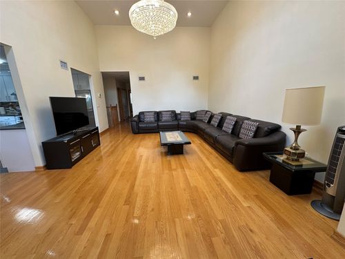 69 260th Pl, Glen Oaks, NY, 11004-1009 | Card Image