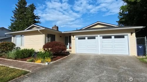 30022 2nd Pl Sw, Federal Way, WA, 98023-3569 | Card Image