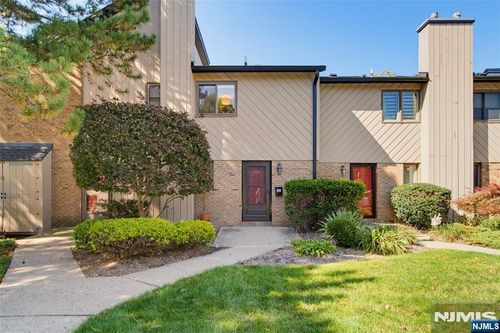 2161 Ellery Ave, Fort Lee, NJ, 07024-3405 | Card Image