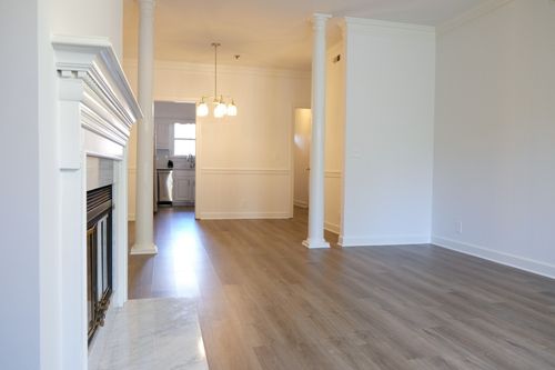 3352 Hillsboro Pike, Nashville, TN, 37215-1562 | Card Image