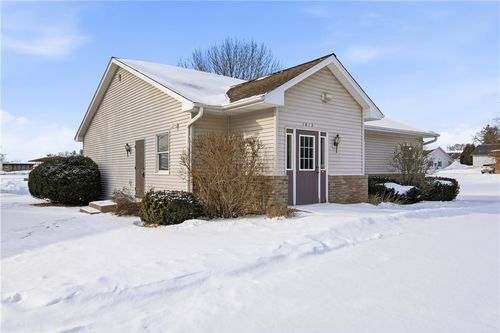 1813 Wilson Street Ne, Menomonie, WI, 54751 | Card Image