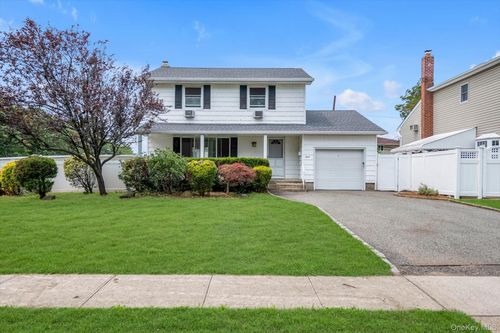 3 Evelyn Ln, Syosset, NY, 11791-5806 | Card Image