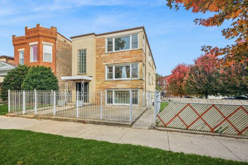4900 W Berteau Avenue, Chicago, IL, 60641 | Card Image
