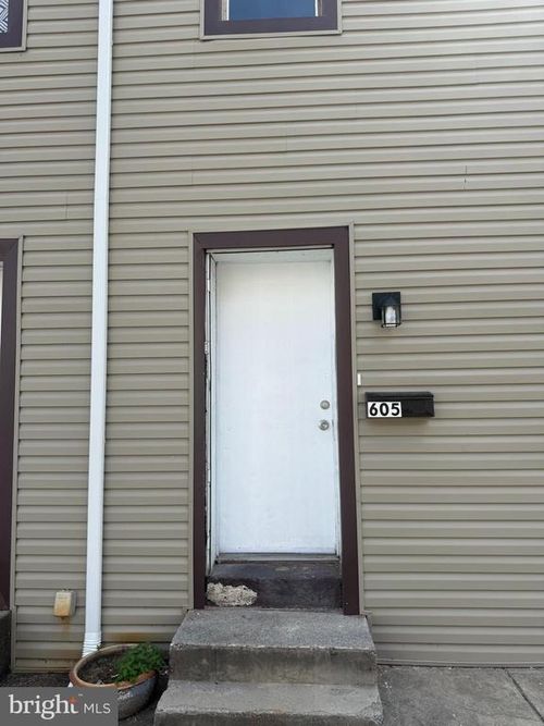 605 Dauphin St, HARRISBURG, PA, 17102-1014 | Card Image