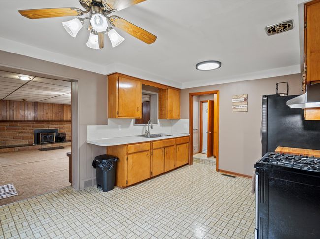 8527 Metropolitan Pkwy, House other with 3 bedrooms, 2 bathrooms and null parking in Sterling Heights MI | Image 8