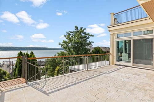 33 Livingston Ave, Dobbs Ferry, NY, 10522-2820 | Card Image