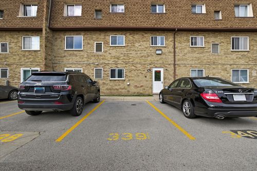 apt-2s-9427 Bay Colony Dr, Des Plaines, IL, 60016-3622 | Card Image