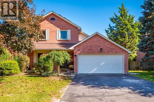10 Handorf Dr, Cambridge, ON, N3C3Y2 | Card Image