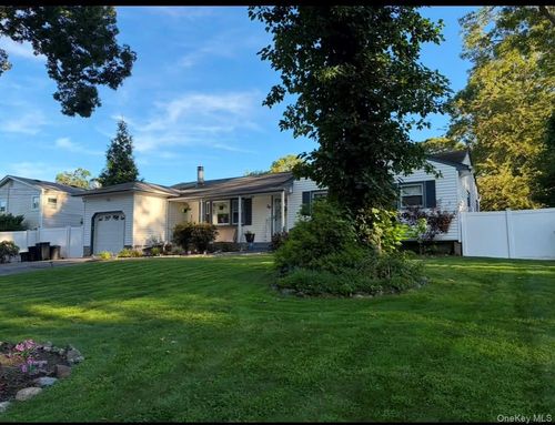 26 Nelson Rd, Selden, NY, 11784-4012 | Card Image