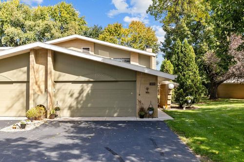 1233 W Nicolet Cercle, GRAND CHUTE, WI, 54914 | Card Image