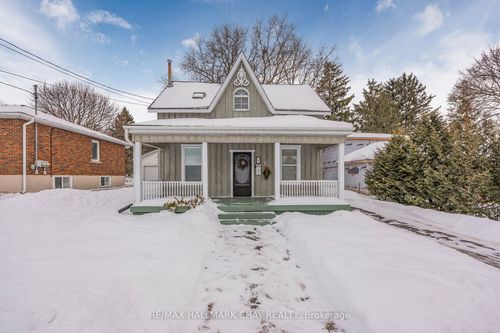 111 Penetang St, Barrie, ON, L4M1V7 | Card Image